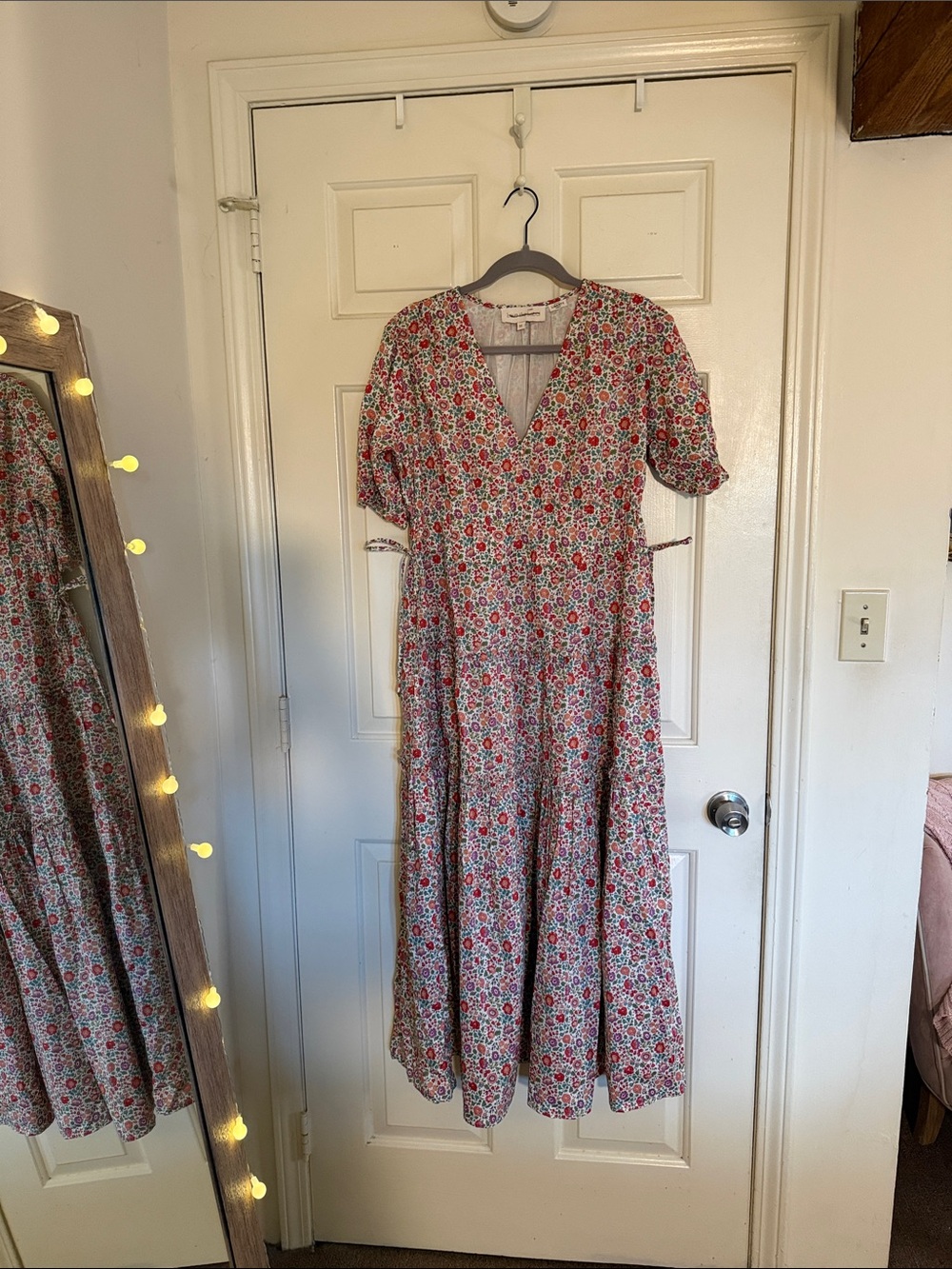 Love The Label Sasha Short-Sleeve V-Neck Tiered Midi Dress - Picture 3 of 12
